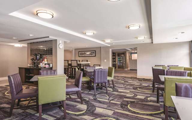 La Quinta Inn & Suites by Wyndham Salem NH