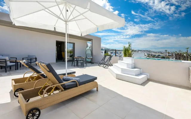Pathos SeaSide Suites