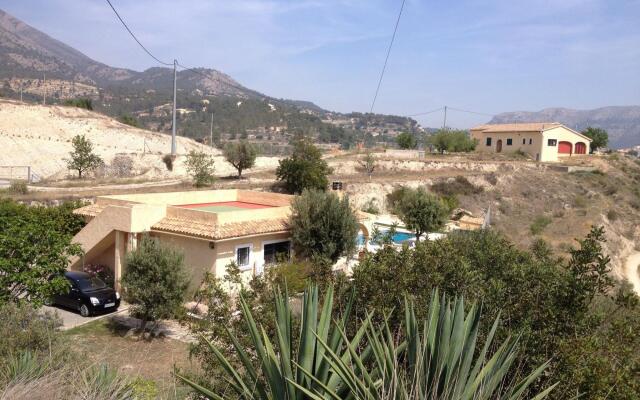 Lovely Holiday Home in Finestrat with Swimming Pool