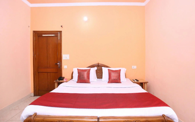 OYO 10539 Hotel Holiday Classic