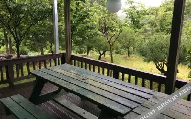 Yangpyeong Shejatreehouse Pension