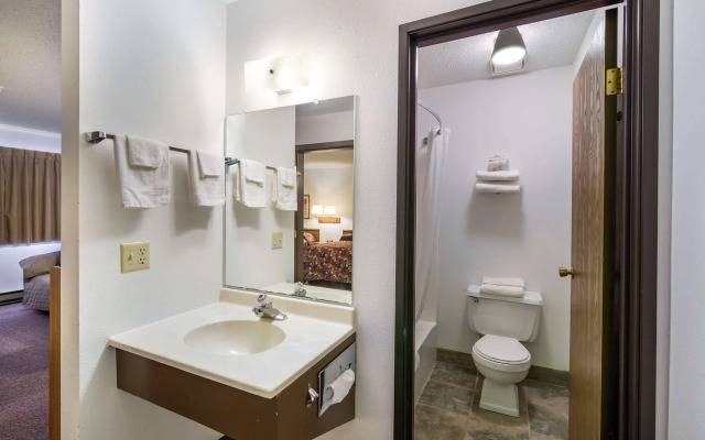 Rodeway Inn Gateway to Medora T-Roosevelt & Makoshika State Park