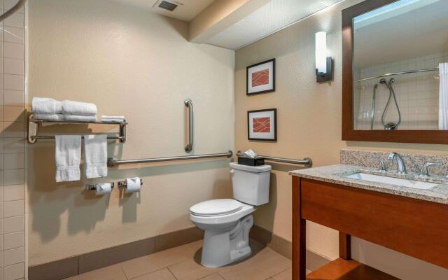 Comfort Inn & Suites Sacramento - University Area