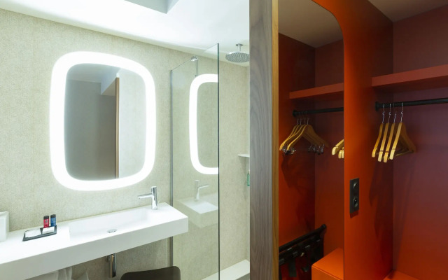 Hotel Oceania Paris Porte de Versailles