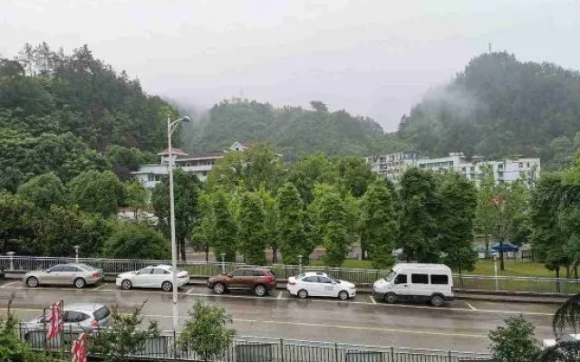 Aiju Business Hotel
