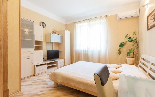 Apartament at Serpuhovskaya 35A