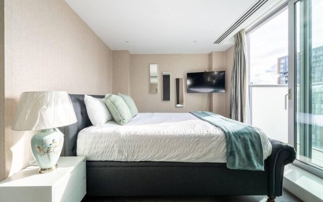 Stunning 4-bed Duplex Penthouse in London