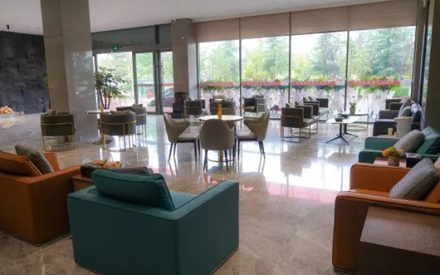 Yongsheng Century Star Hotel