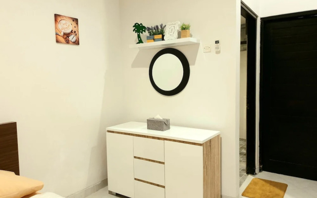 Comfy Room in Piliau Residence