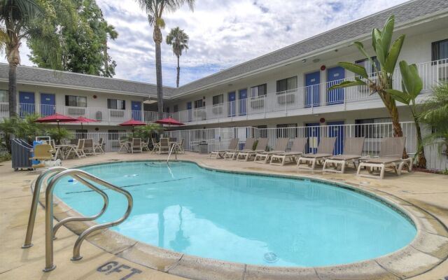 Motel 6 Los Angeles - Baldwin Park