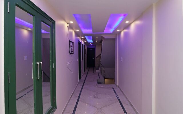 OYO 11593 Hotel Aman Guest House