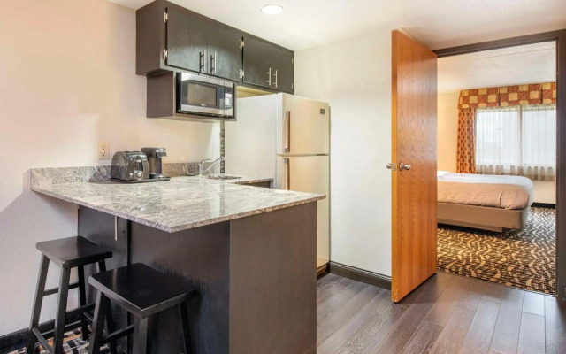 Quality Inn & Suites Mayo Clinic Area
