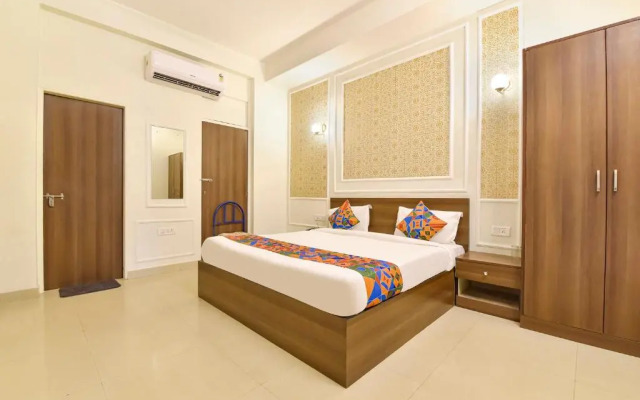 OYO 9571 Hotel Aditya Residency