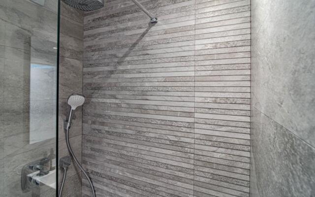 LME92B - Top class flat in Estepona, near beach