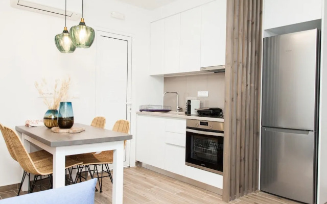 Full renovated adorable apt in Athens