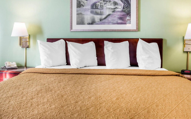 Quality Inn Toledo Airport