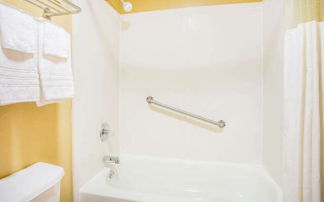 Days Inn by Wyndham Athens