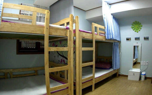 Tongyeongdaegyo Guesthouse - Hostel