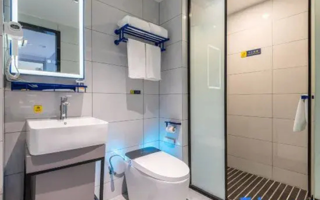 7Days Inn Hotel (Ningdong Zhengwu Hall)