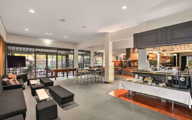 Knox International Hotel & Apartments