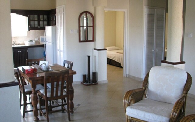 Maya's Bajan Villas - Unit B