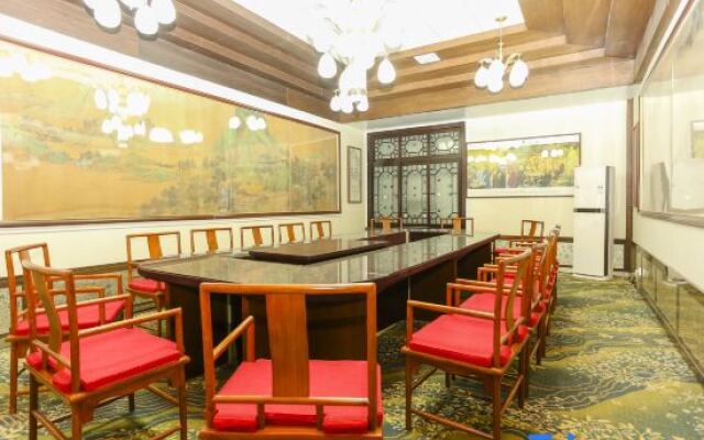 Yuyang Cultural Theme Hotel