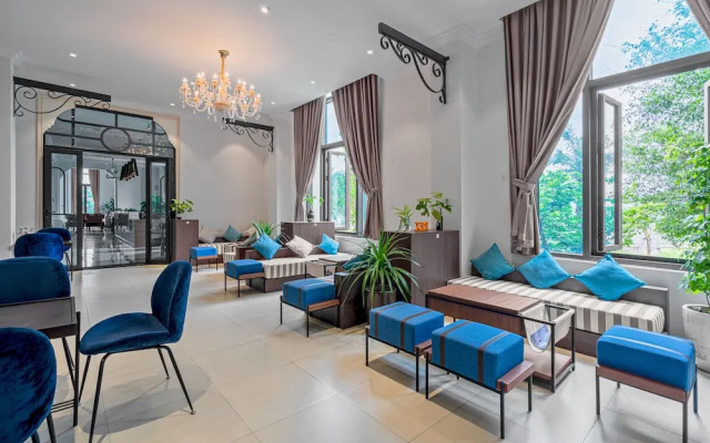 Rex Quang Binh Hotel
