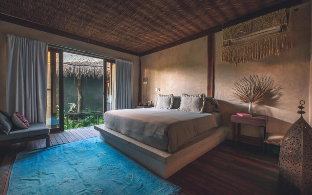 Radhoo Tulum