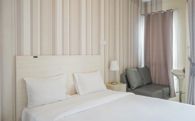 Minimalist and Stylish Studio Skylounge Tamansari Apartment By Travelio – Guest Rooms – Tangerang