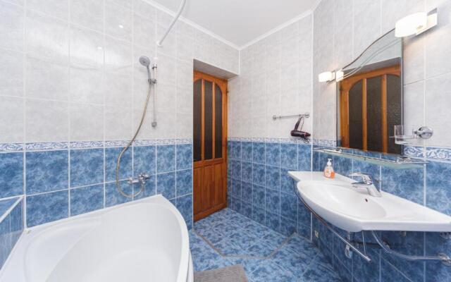 Apartment Zhukovskogo 17