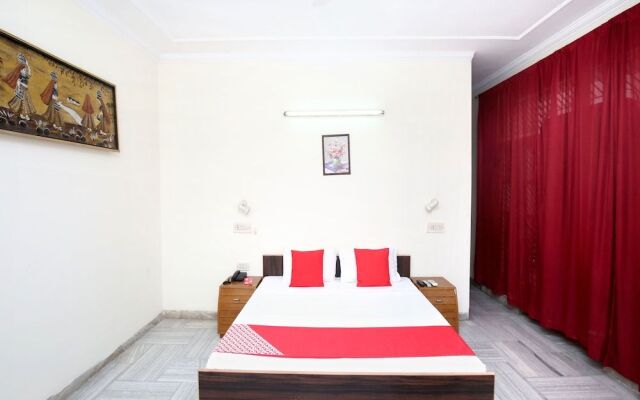 OYO 16130 The Corner House