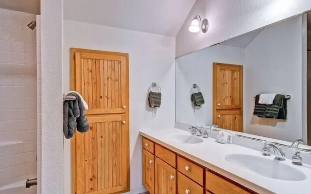 Scenic Wonders Yosemite View 3 Bedrooms