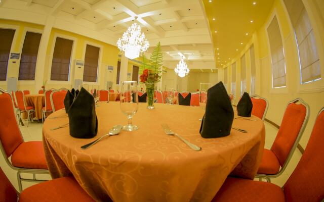 Grand Rockland Hotel