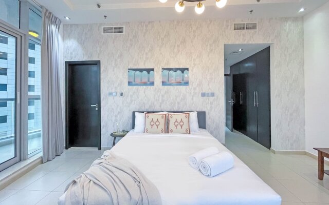 bnbme | SkyView Tower | 4 + Maids