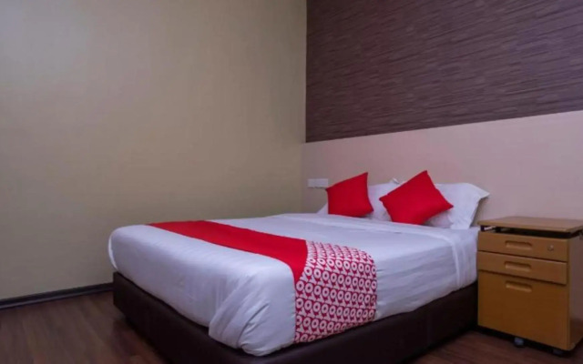 OYO 614 D'PINETREES Hotel