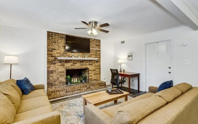 Near Downtown Beach House Apt