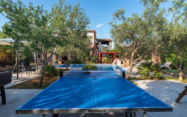 Amazing Home in Vir With 9 Bedrooms, Wifi and Outdoor Swimming Pool
