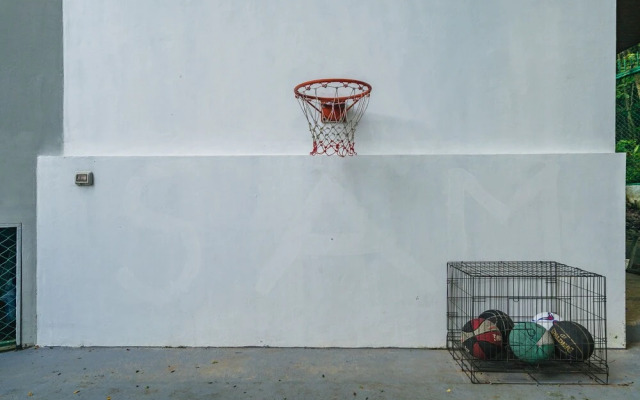 Parinda Villa in Naka Hills