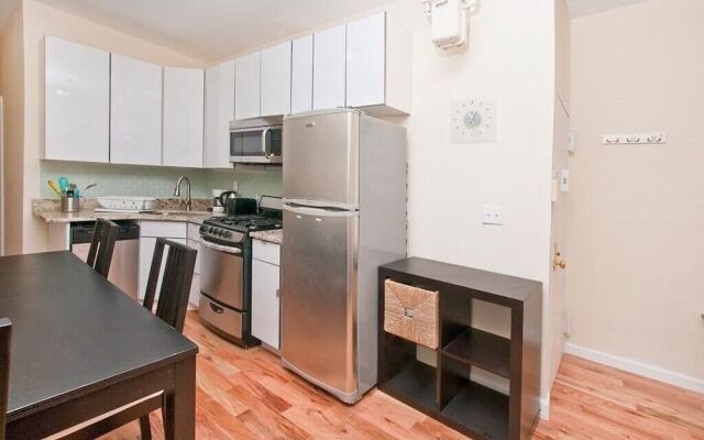 Upscale Newly Renovated 2 BR on Midtown East