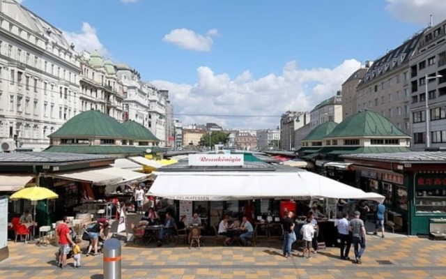 Lovely Apartment directly at Naschmarkt