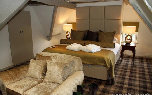 Legacy Rose and Crown Hotel