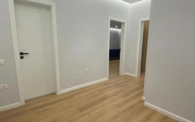 8th Floor Luxury Apartament Tirana