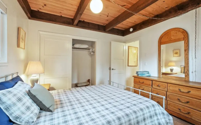 Christmas Valley Chalet Tahoe Adventure Awaits!