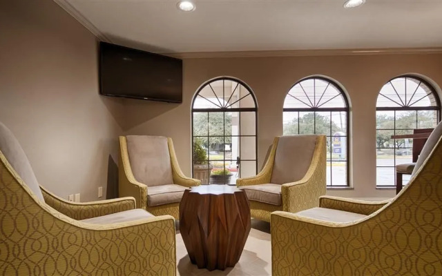 Best Western Deer Park Inn & Suites