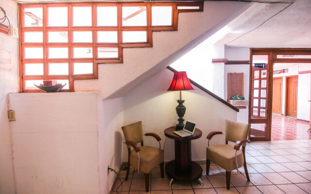 Capital O Hotel Casa Blanca