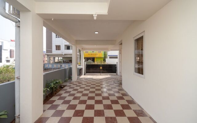 OYO 24641 Tulip Residence