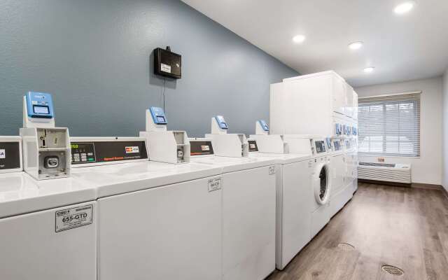 Extended Stay America Select Suites - Indianapolis - West