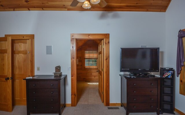 Bear Necessity 4 Bedroom House