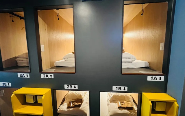 Otemachi Kamon Hotel - Caters to Men - Hostel – Guest Rooms – Tokyo