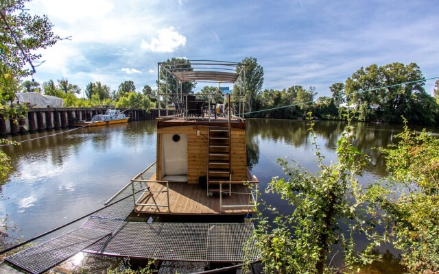 Prague Bay Houseboats